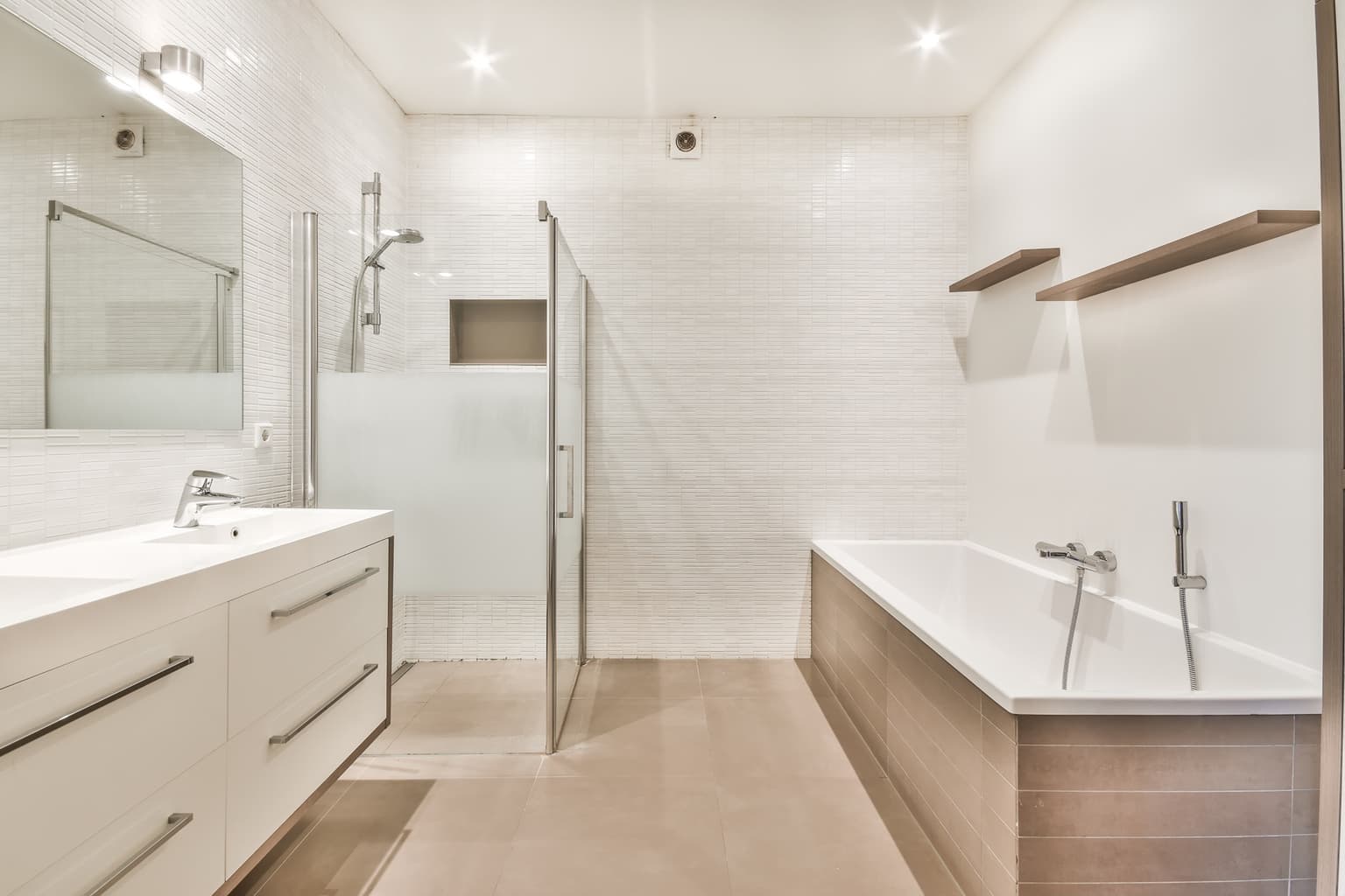 Bathrooms project gallery by Home Reframe